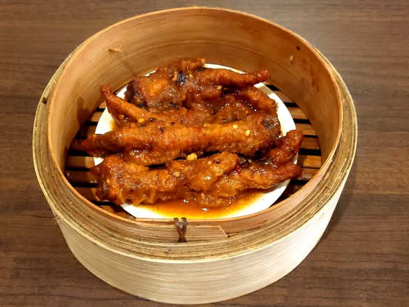 Steamed chicken feet with black bean sauce (豉汁凤爪）